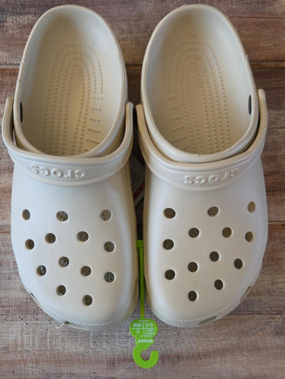 Mens Crocs size 9 BNWT, plus tennis jibbitt pack